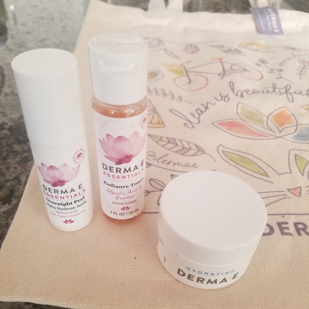 New Derma-E Restore Kit with bag